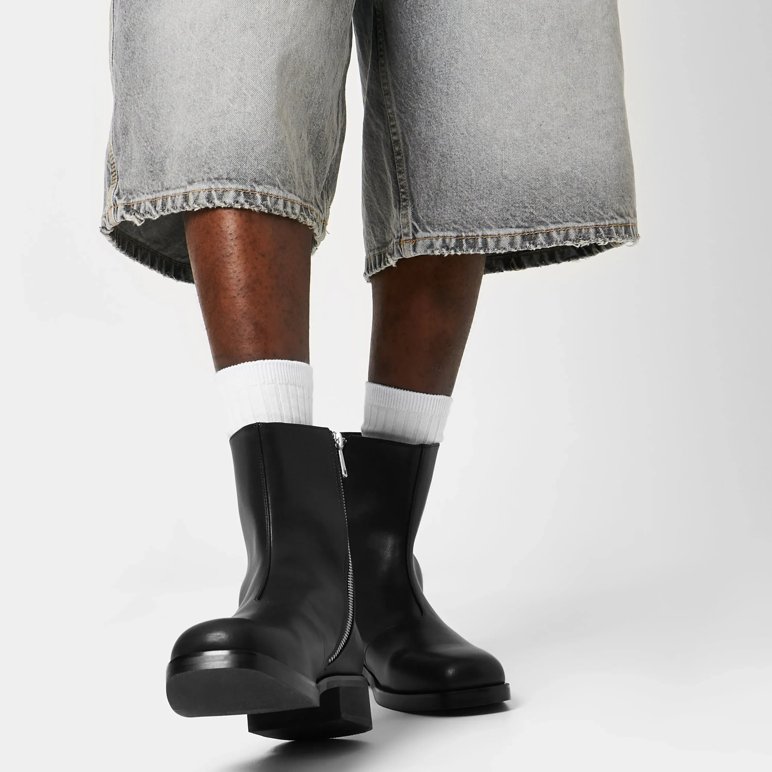 KOI footwear The Warden Men's Classic Smart Boots - Black Fashion